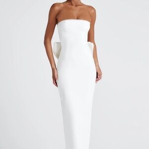 Chic Strapless White Dress